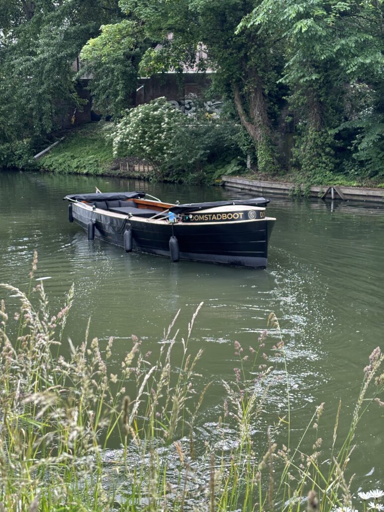 Bootje huren in Utrecht: Tips voor een onvergetelijke vaartocht