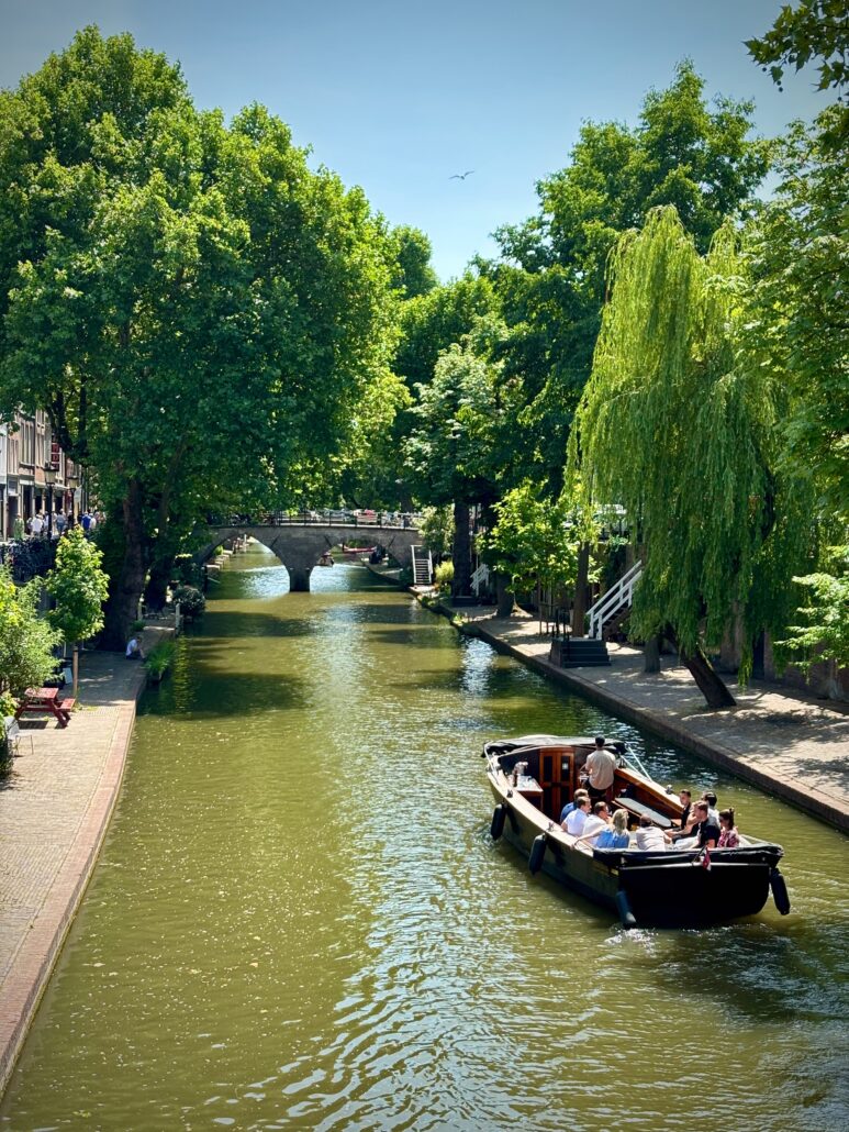 Oudegracht Gaardbrug Domstadboot Sloep huren